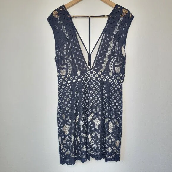 Free People One Million Lovers Black Lace Mini Dress Size 12 deep V strappy back - Picture 13 of 15